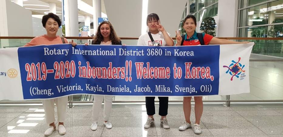 Rotary Youth Exchange student Daniela, from Dunwoody, Georgia arrives in Seoul, Korea